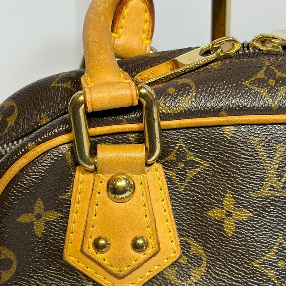 Louis Vuitton Monogram Manhattan PM - Picture 5 of 16